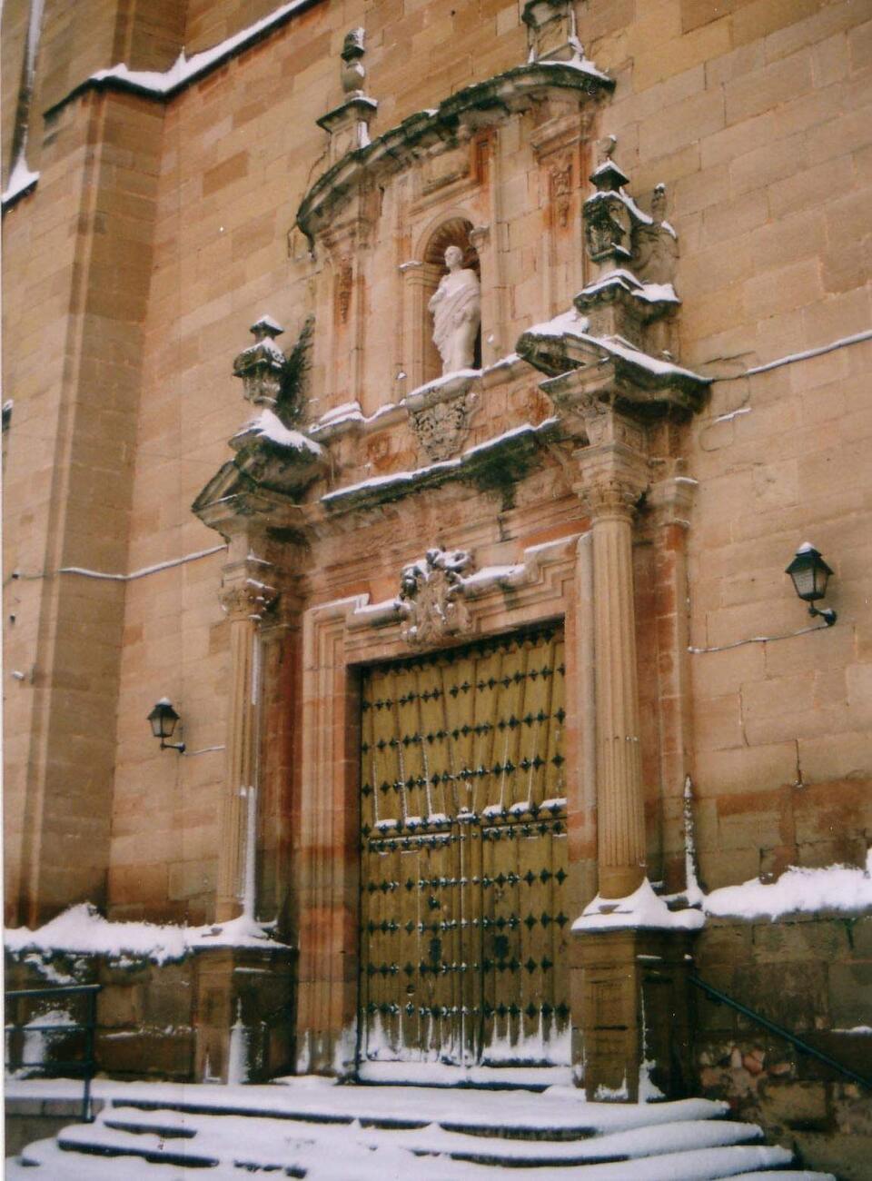 Fachada principal iglesia nevada